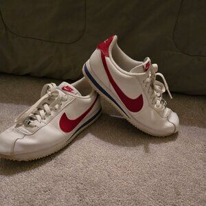 Women's Classic Cortez Leather Casual Sneakers Women's Size 7.5